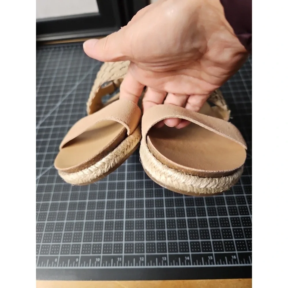 Lucky Brand Women's Gloreah Espadrille Sandal Wedge‎ size 5 Beige